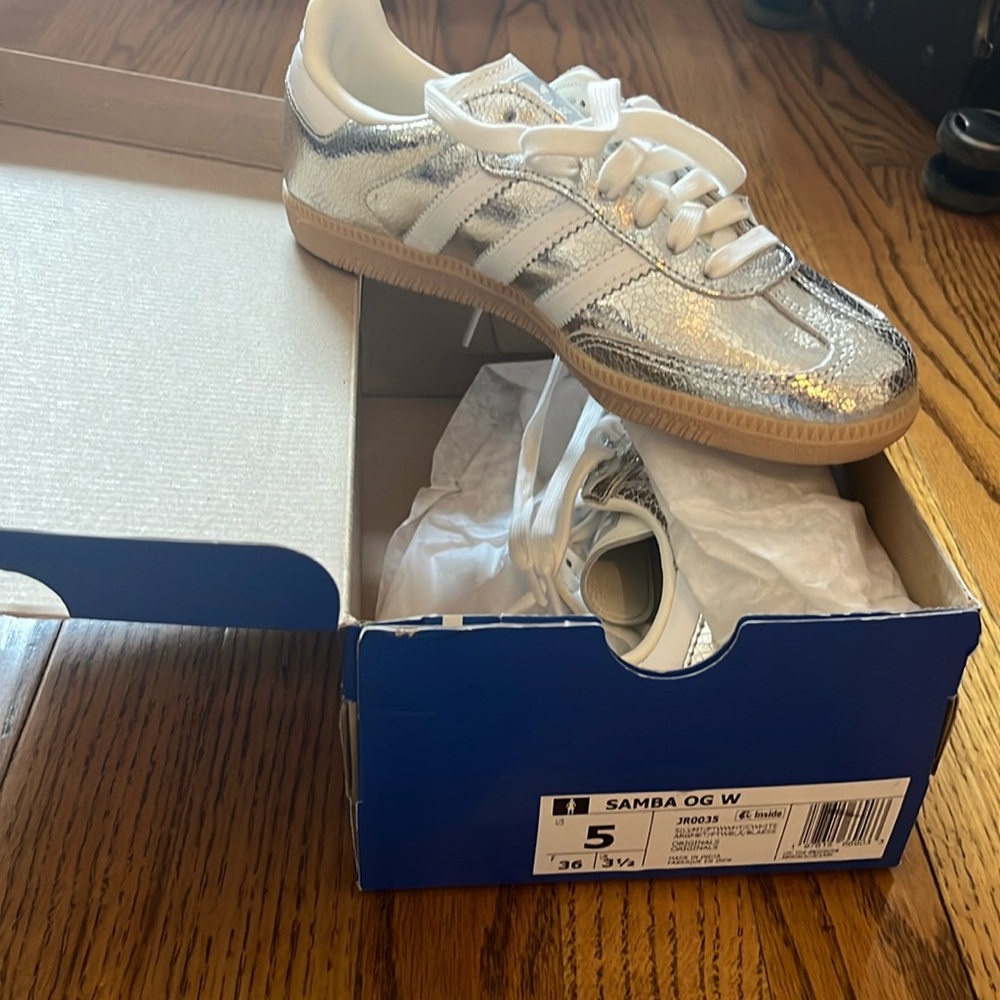 NEW Never Worn Silver Adidas Samba size 5